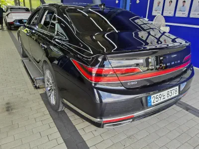 Genesis G90