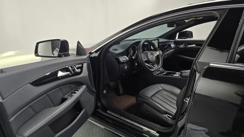 Mercedes-Benz CLS-Class