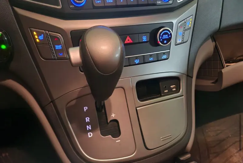 Hyundai Grand Starex