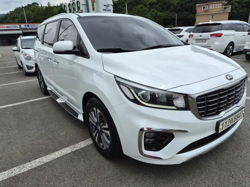Kia Carnival