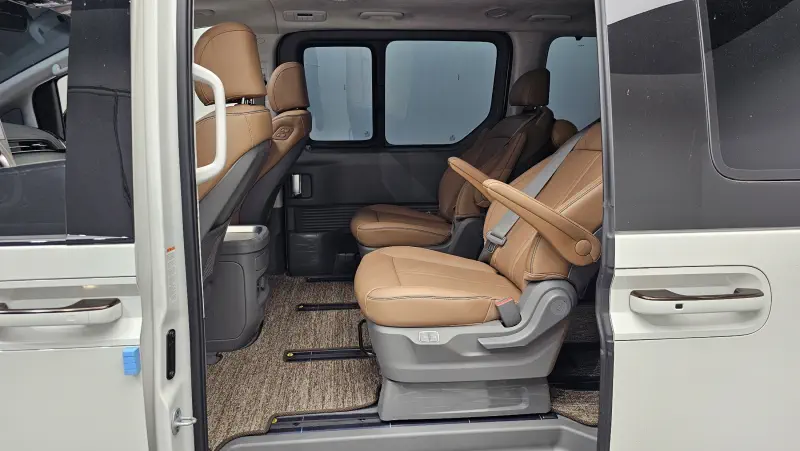 Hyundai Staria