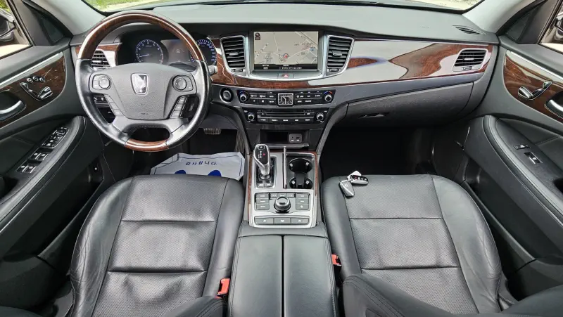 Hyundai Equus