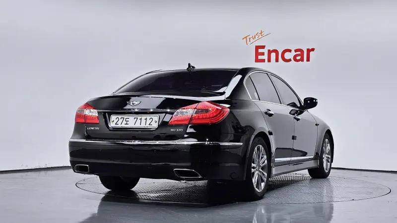 Hyundai Genesis
