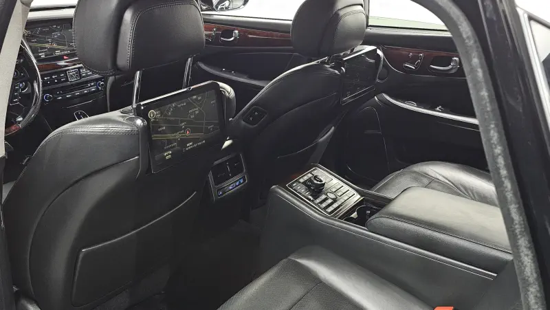 Hyundai Equus