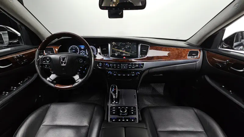 Hyundai Equus