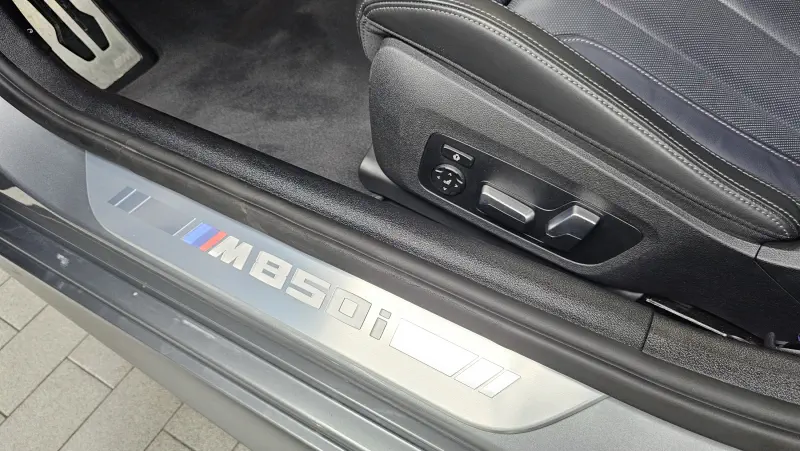 BMW 8-Series