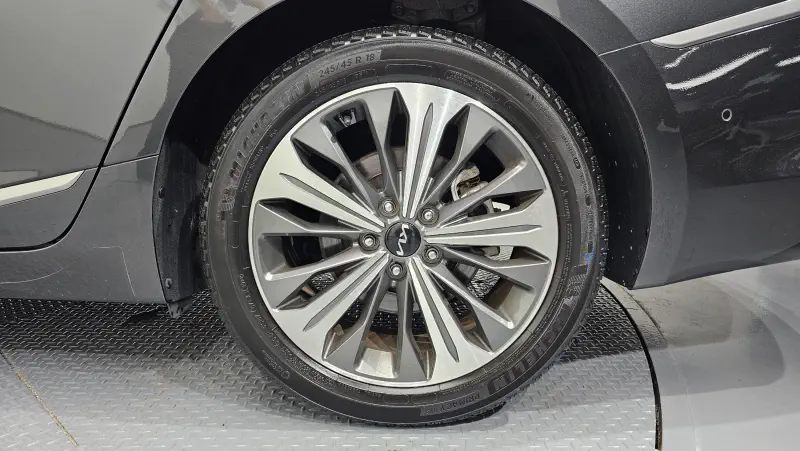 Kia K8