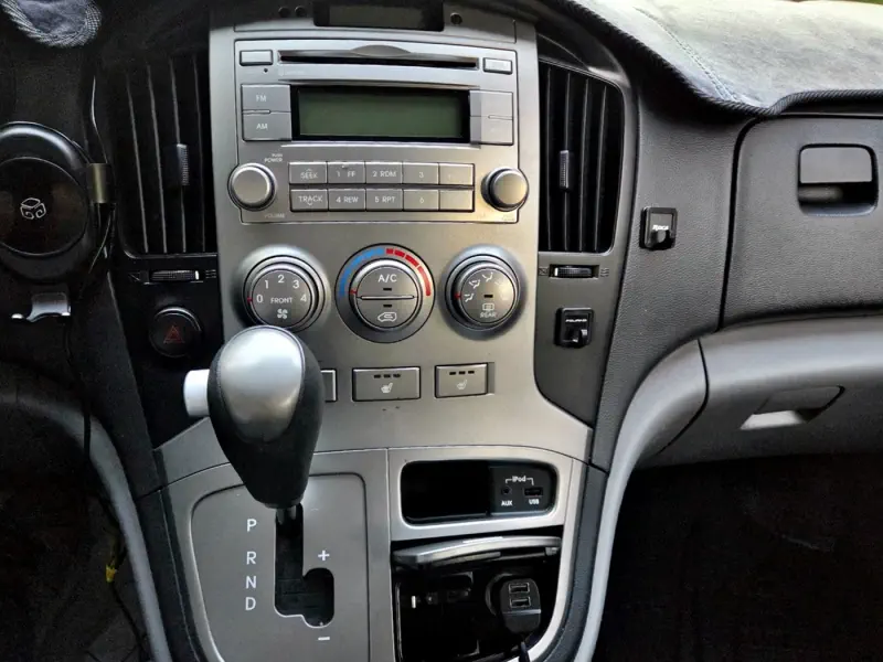 Hyundai Grand Starex