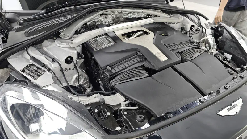 Aston Martin DBX