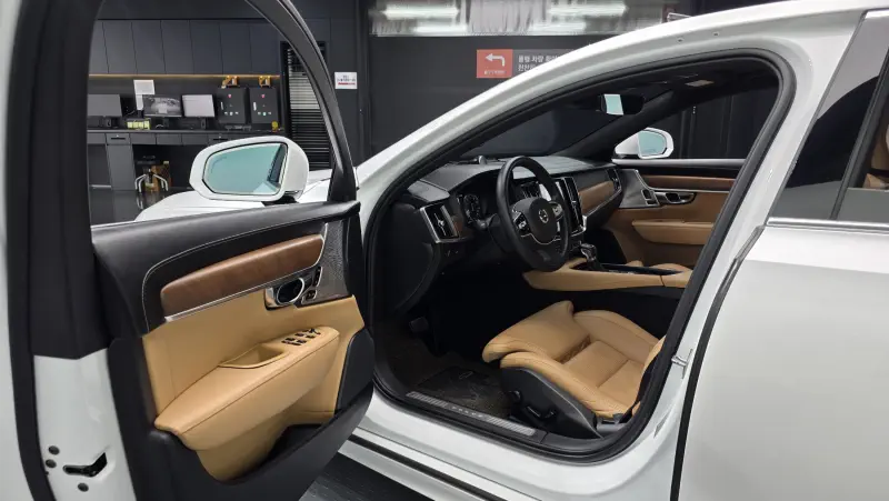 Volvo S90