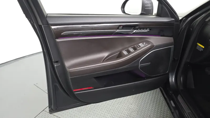 Genesis EQ900