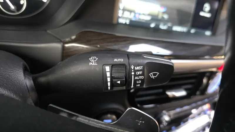 Genesis EQ900