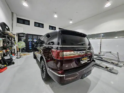 Lincoln Navigator