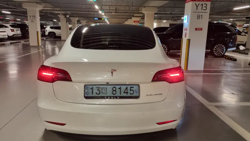 Tesla MODEL 3