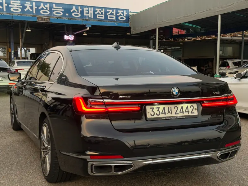 BMW 7-Series