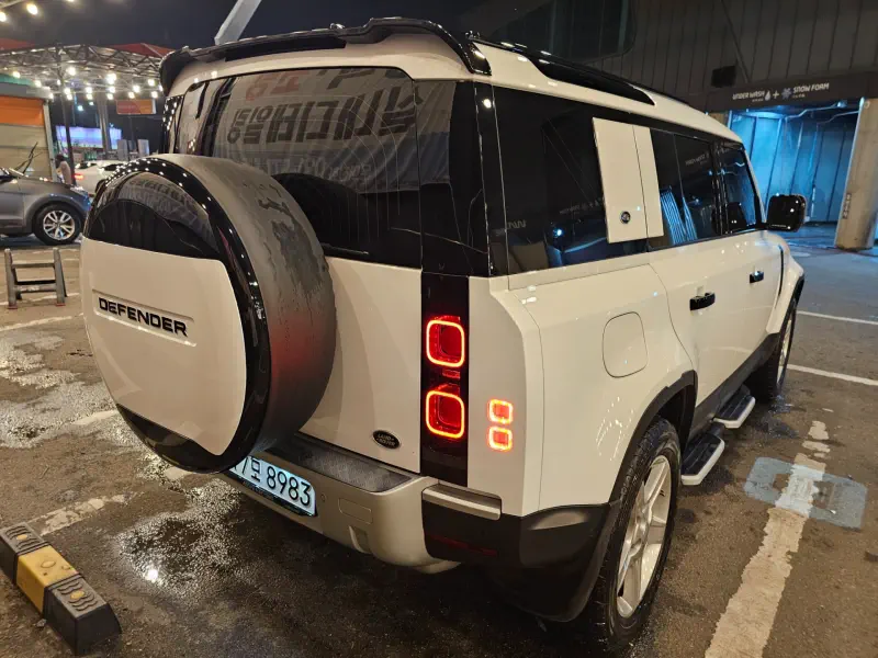 Land Rover Defender