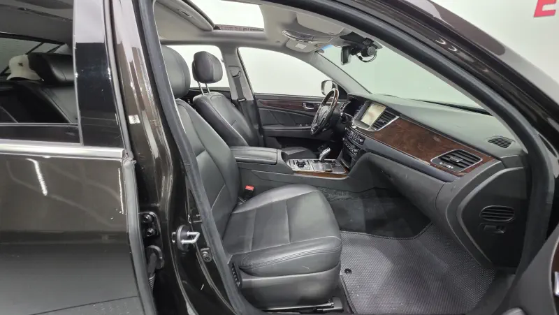 Hyundai Equus