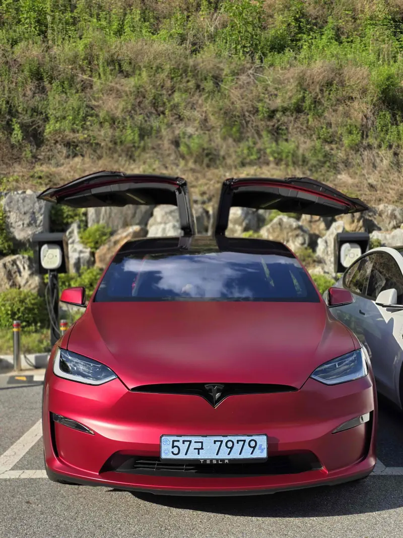 Tesla MODEL X