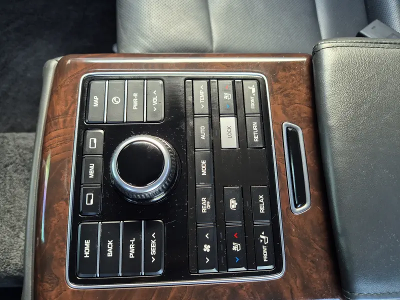 Hyundai Equus