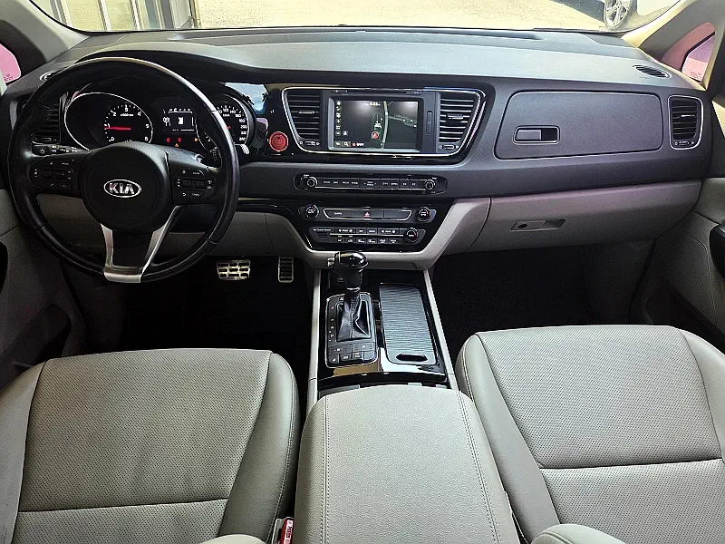 Kia Carnival