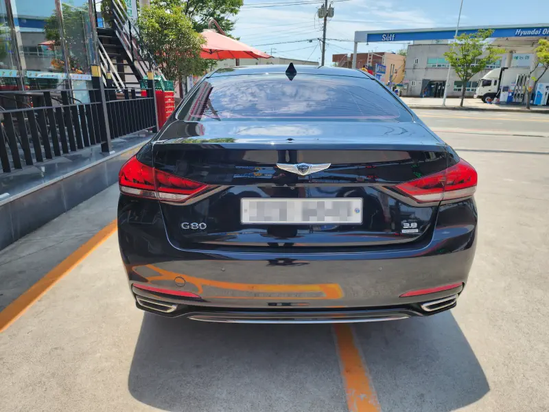 Hyundai Genesis