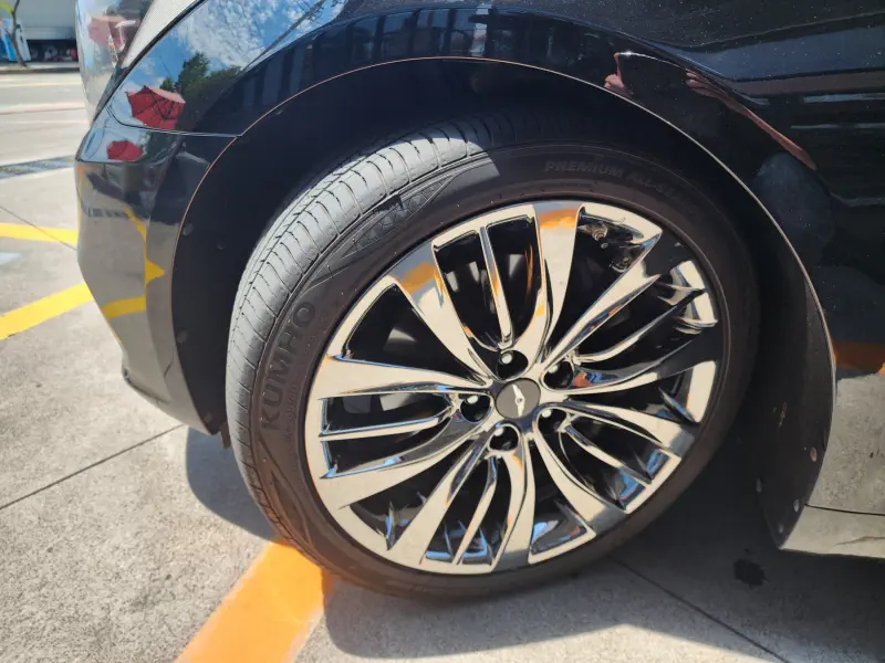 Hyundai Genesis