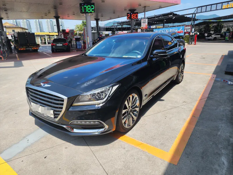 Hyundai Genesis