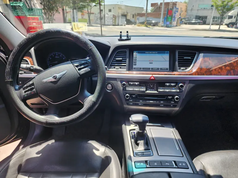 Hyundai Genesis