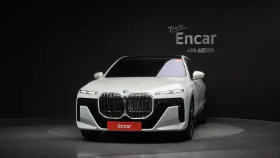 BMW i7