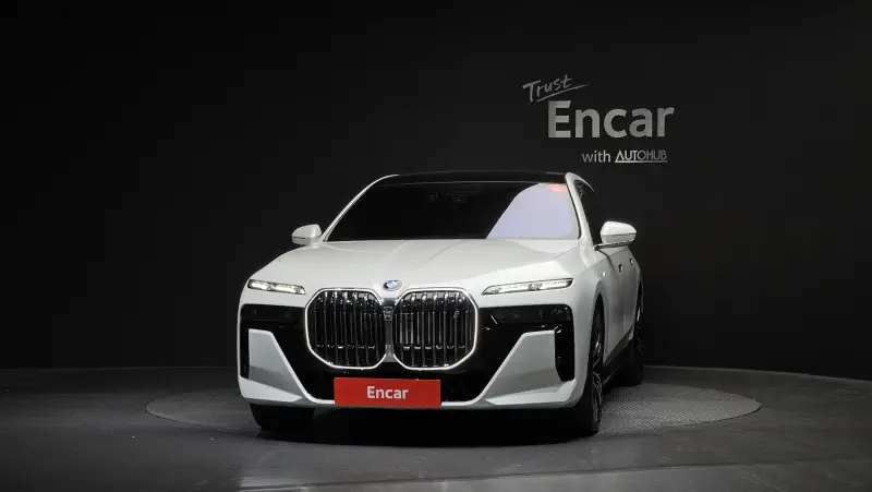 BMW i7