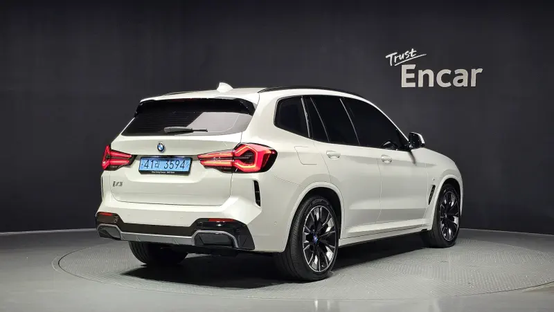BMW iX3