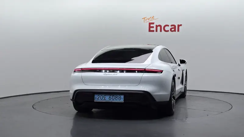 Porsche Taycan