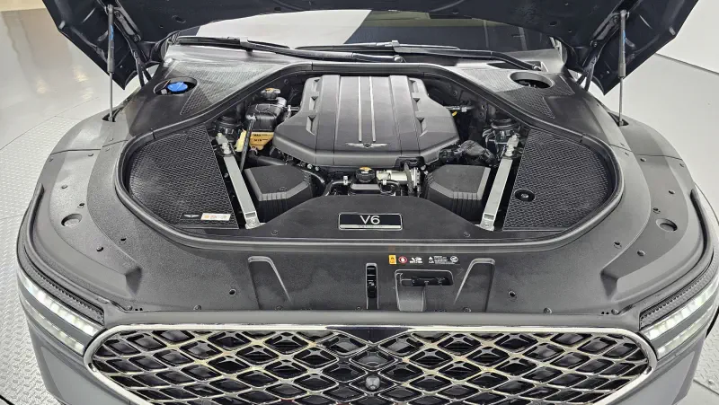 Genesis G90