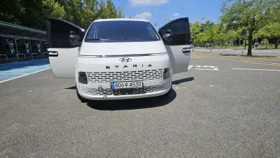 Hyundai Staria