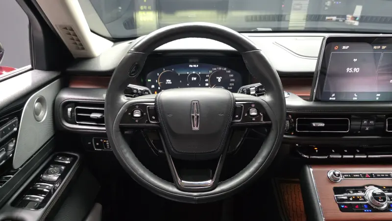 Lincoln Aviator