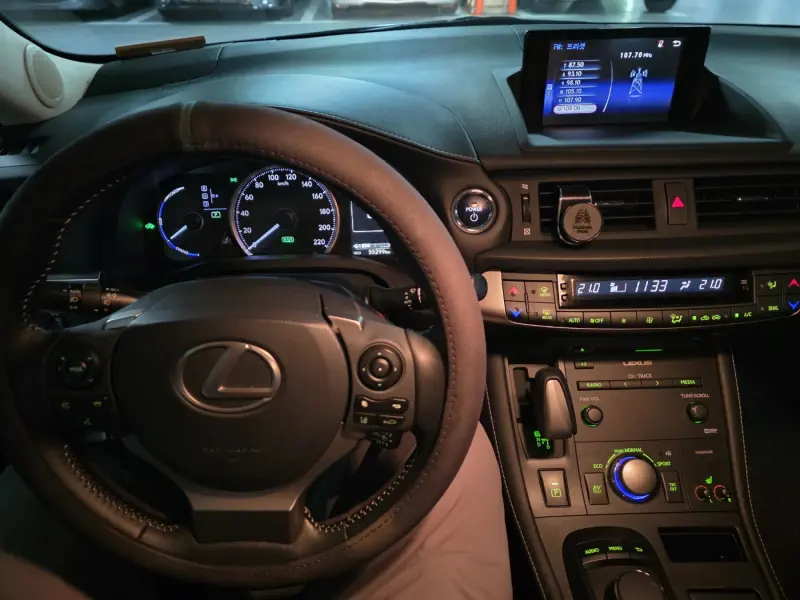 Lexus CT200h