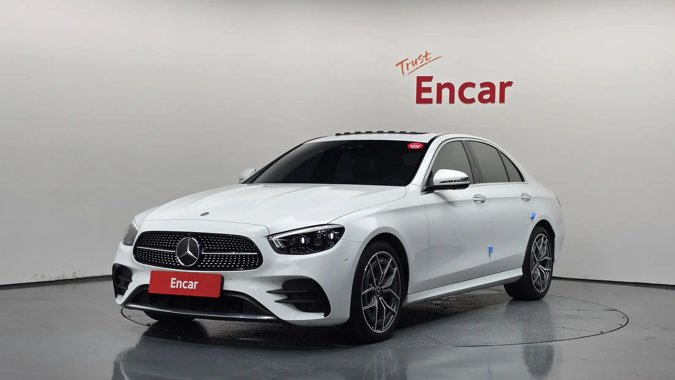 Mercedes-Benz E-Class 2022