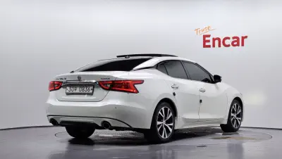 Nissan MAXIMA
