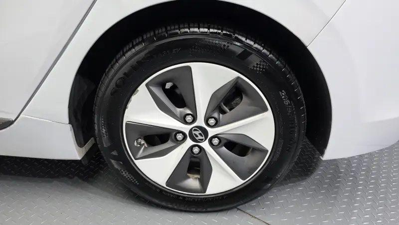 Hyundai Ioniq