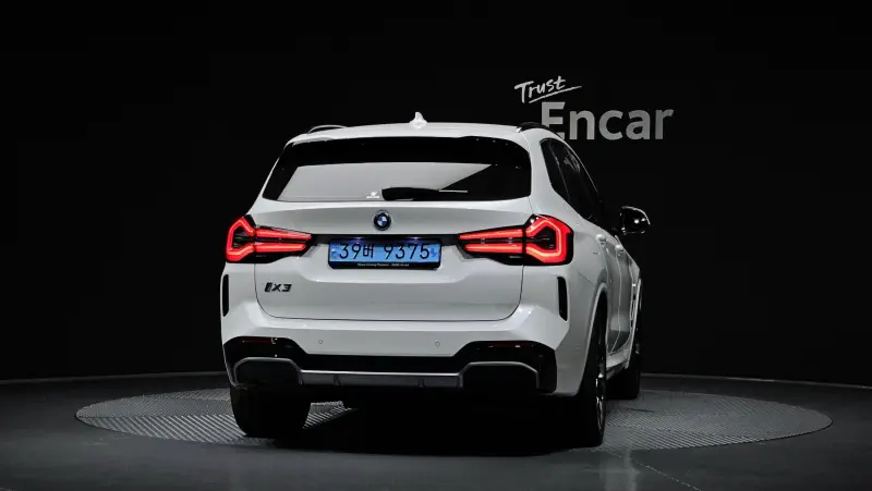 BMW iX3