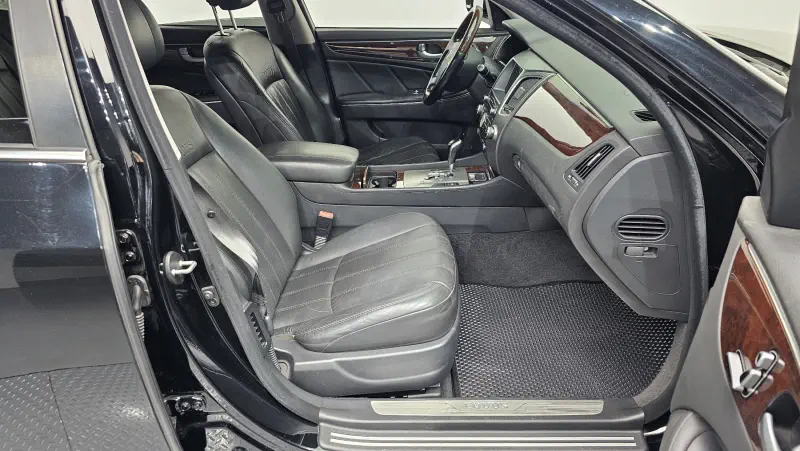 Hyundai Equus