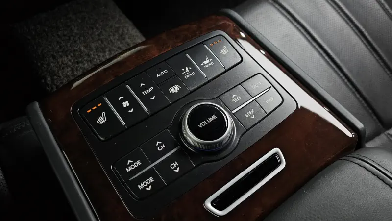 Hyundai Equus