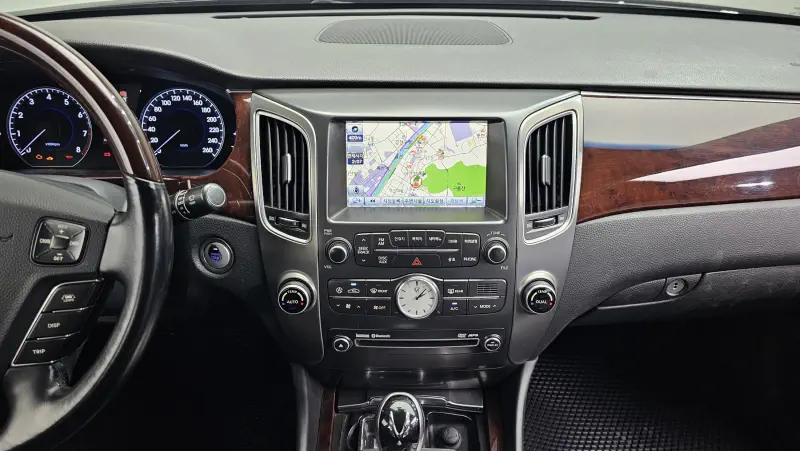 Hyundai Equus