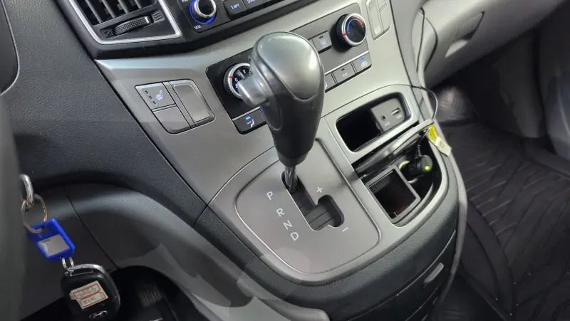 Hyundai Grand Starex