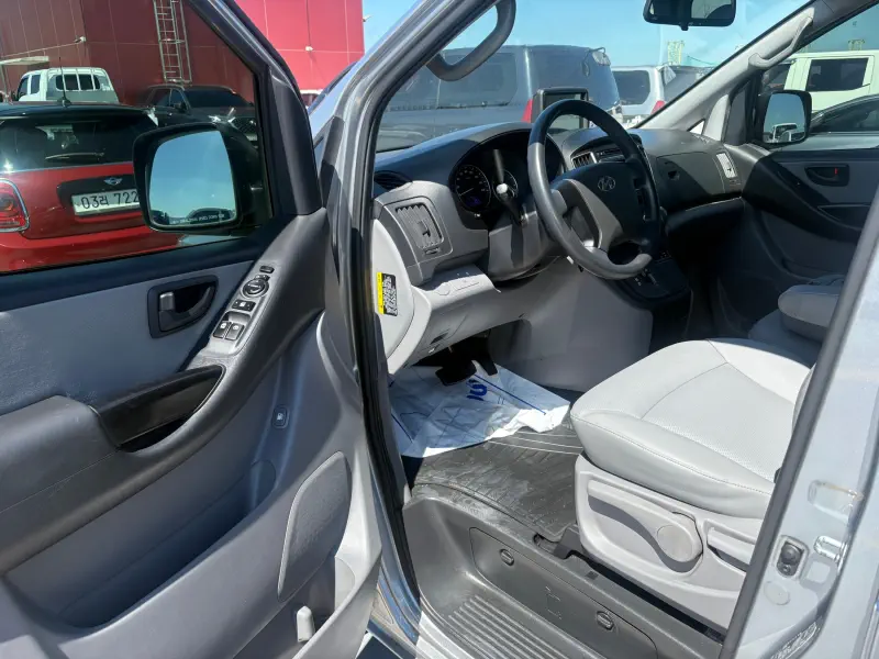 Hyundai Grand Starex