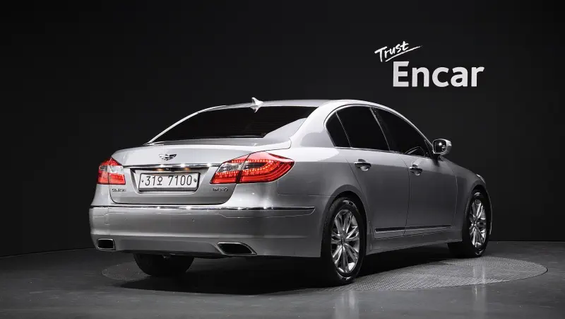 Hyundai Genesis