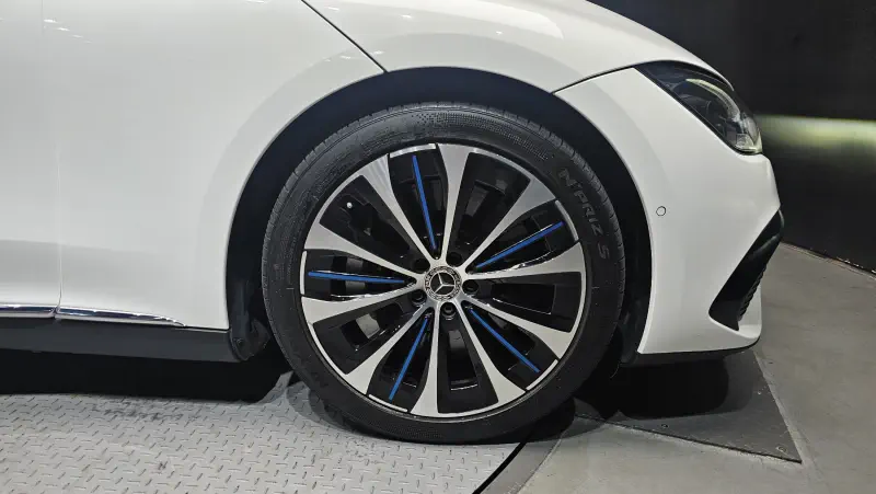 Mercedes-Benz EQE