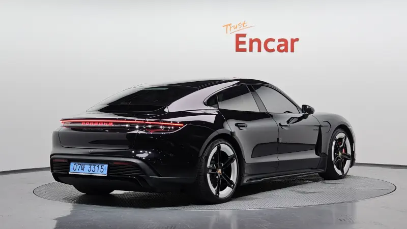 Porsche Taycan