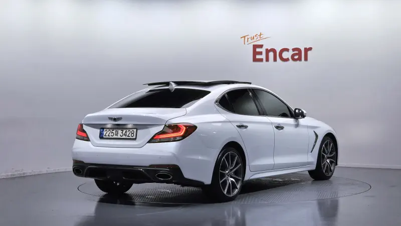 Genesis G70
