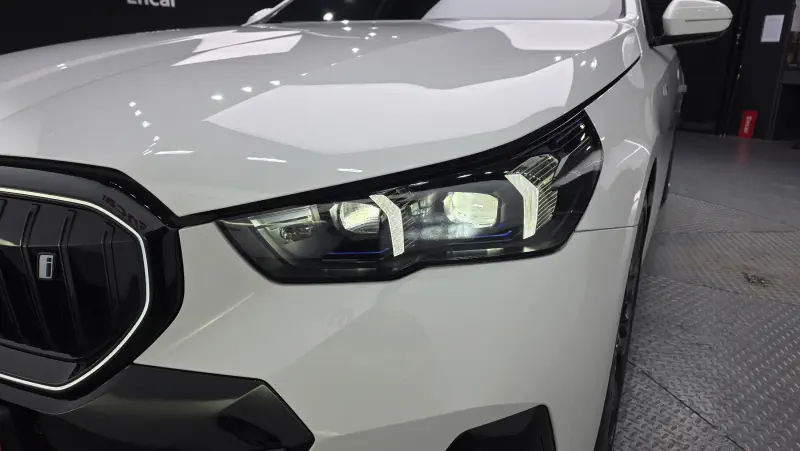 BMW i5